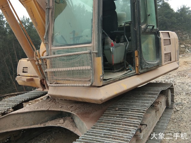 小松 PC240LC-8M0 挖掘机