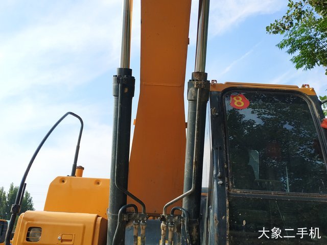现代 R215LVS 挖掘机