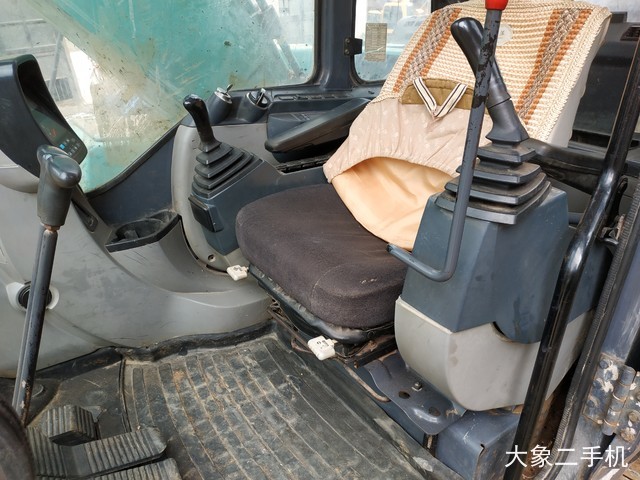 神钢 SK260LC-8 挖掘机