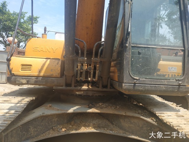 三一重工 SY235C 挖掘机