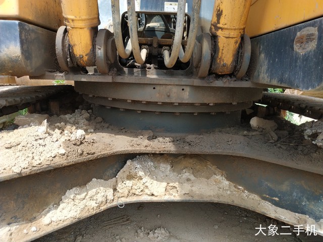 现代 R225LC-9 挖掘机