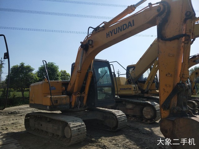现代 R110-7 挖掘机