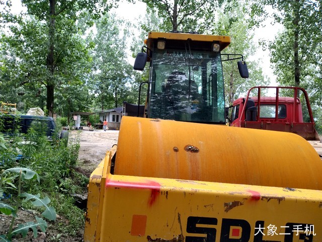 山东临工 RS8220 压路机