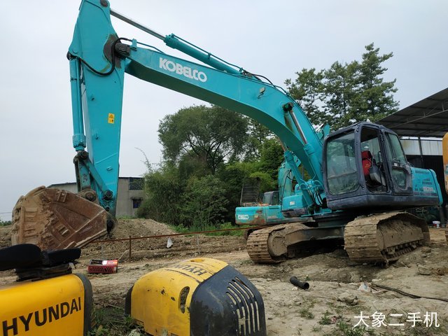 神钢 SK250-8 挖掘机