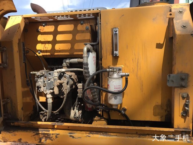 徐工 XE150D 挖掘机