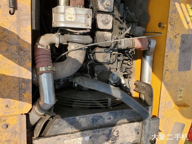现代 R225LC-7 挖掘机