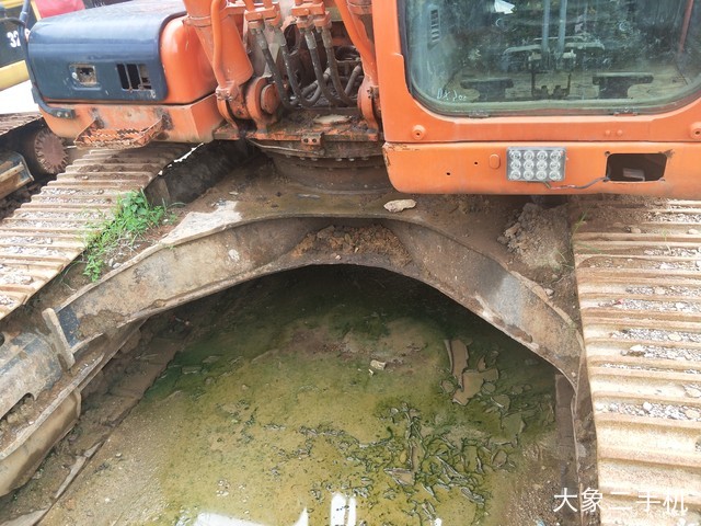 斗山 DX300LC 挖掘机