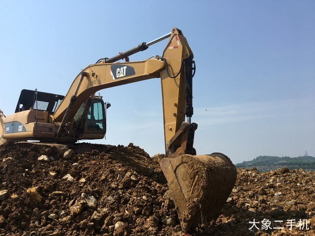 卡特彼勒 329DL 挖掘机