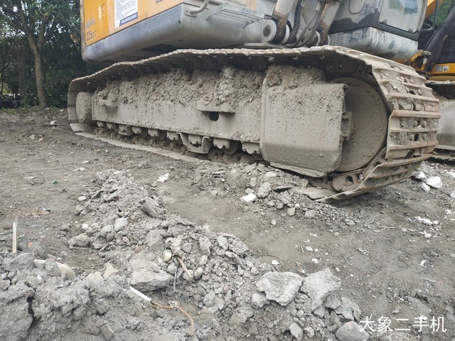 现代 R225LC-7 挖掘机