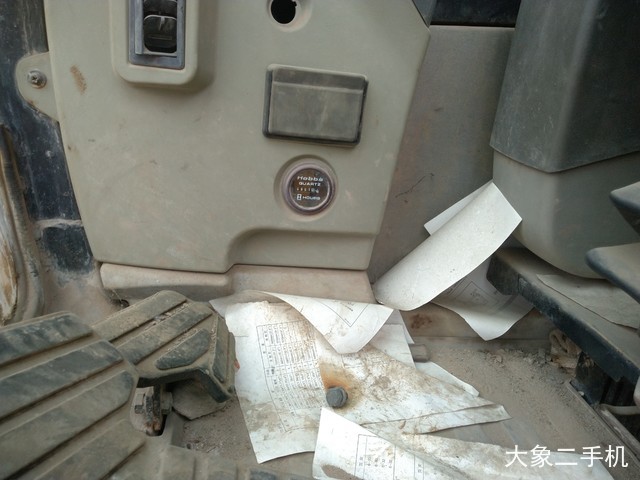 现代 R305LC-7 挖掘机