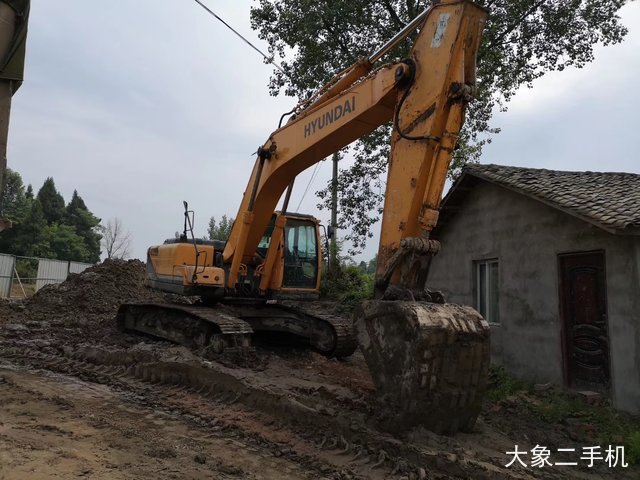 现代 R265LC-7 挖掘机