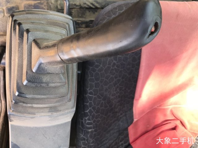 神钢 SK140LC-8 挖掘机