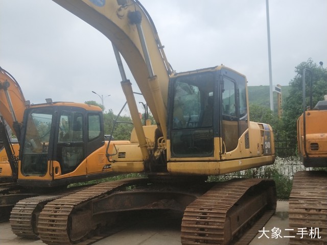 小松 PC240LC-8 挖掘机