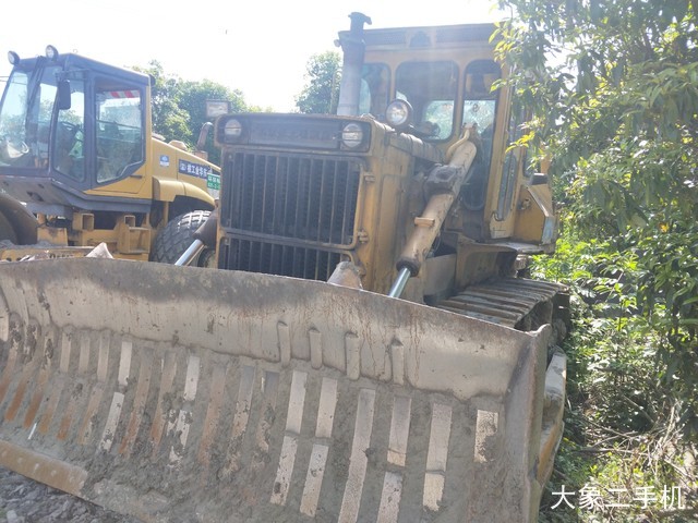 山推 SD32W岩石型 推土机