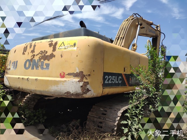 柳工 CLG225 挖掘机