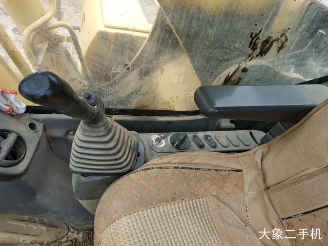 小松 PC220-8 挖掘机