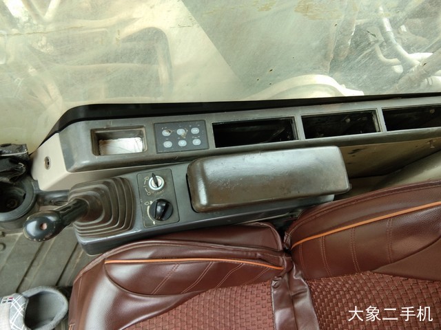 卡特彼勒 320C 挖掘机