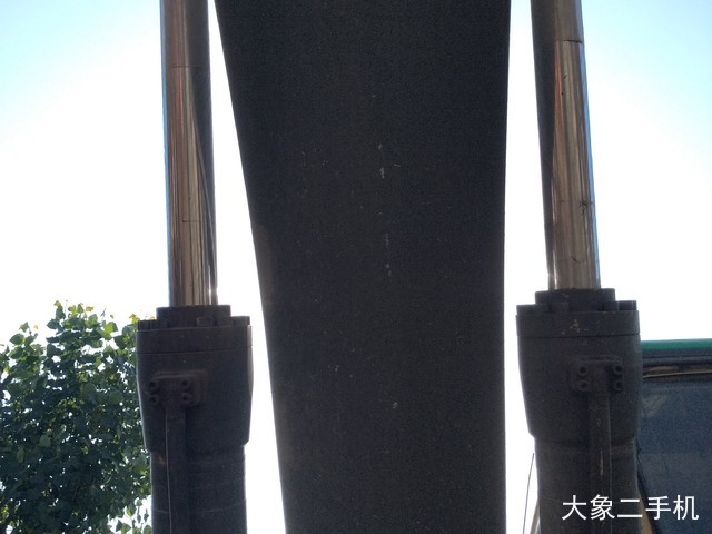 沃尔沃 EC210B 挖掘机