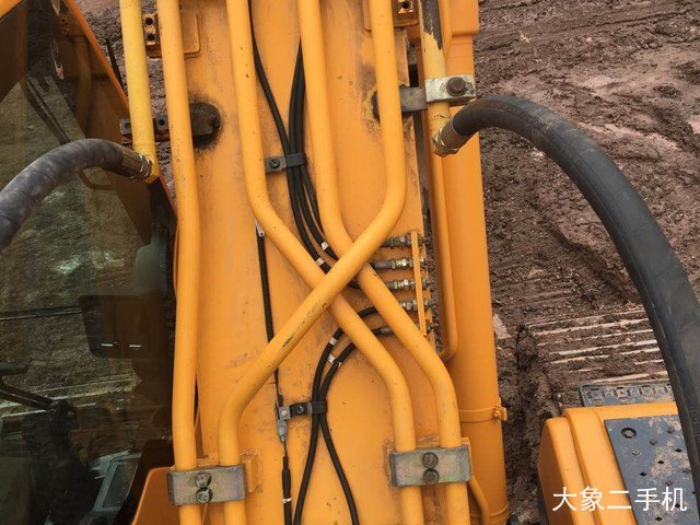 现代 R225LC-9T 挖掘机