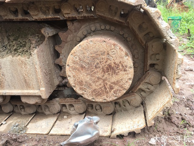 徐工 XE270DK 挖掘机