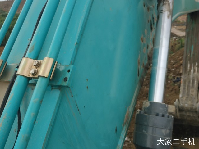 神钢 SK270D-8 挖掘机