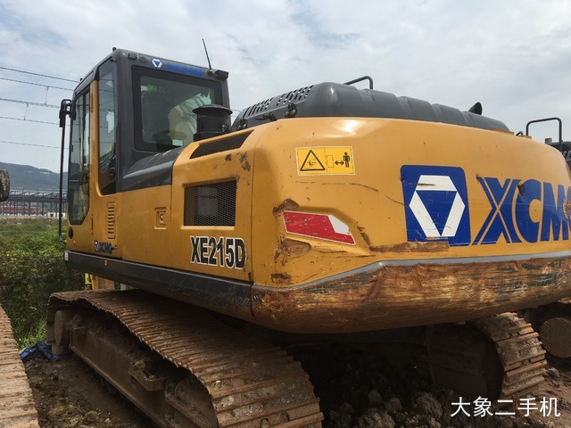 徐工 XE215D 挖掘机