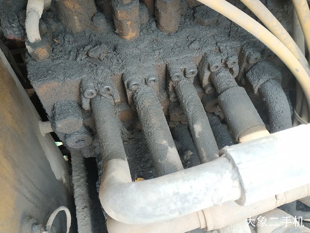 卡特彼勒 323DL 挖掘机