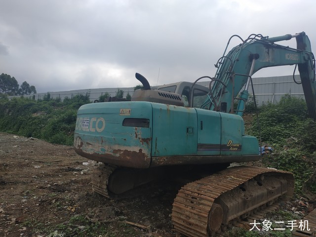 神钢 SK230LC 挖掘机