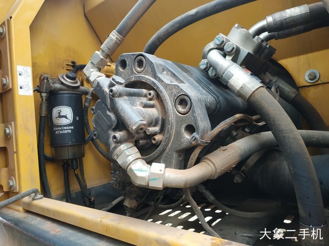 约翰迪尔 E210 LC 挖掘机