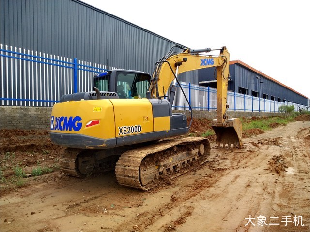 徐工 XE150D 挖掘机