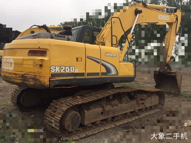 神钢 SK210LC-8 挖掘机