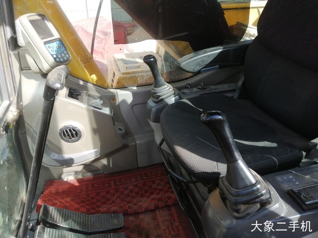 龙工 LG6220D 挖掘机