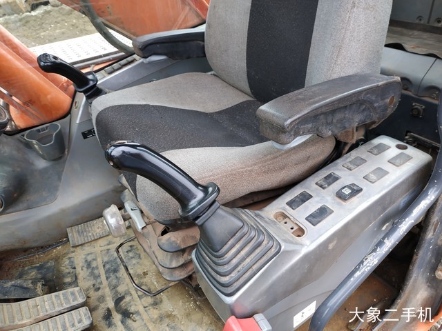 斗山 DX120 挖掘机