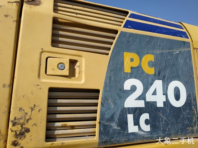 小松 PC240LC-8 挖掘机