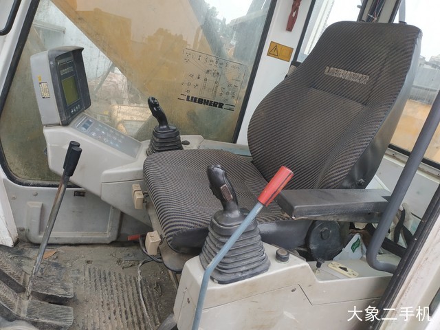 利勃海尔 R944B 挖掘机