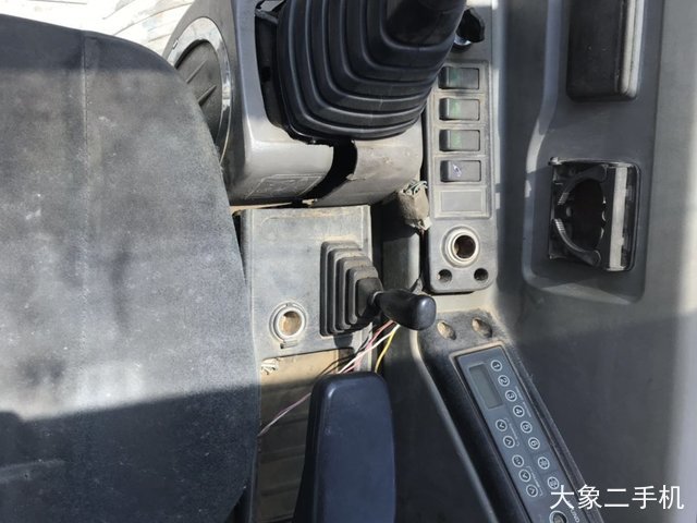 现代 R60-7 挖掘机