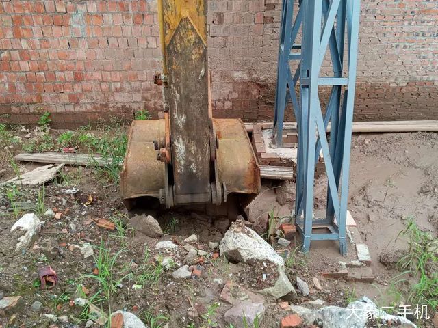 徐工 XE150D 挖掘机