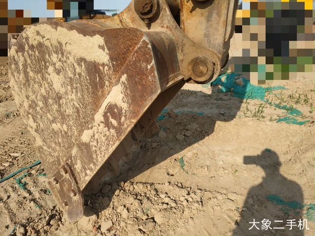 现代 R225LC-7 挖掘机