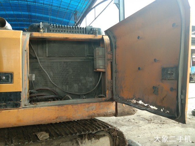 现代 R225LC-7 挖掘机