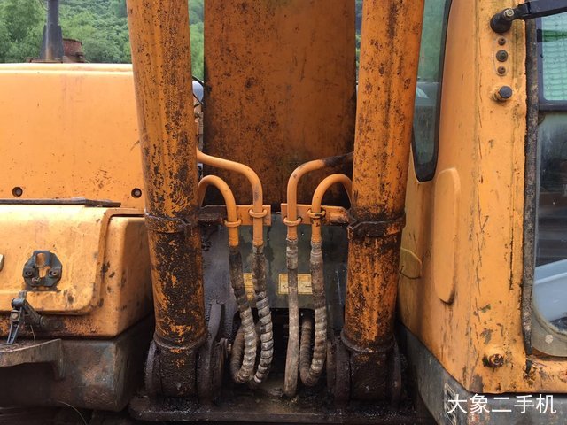 现代 R150LC-9 挖掘机