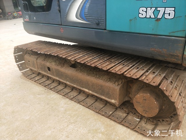 神钢 SK75-8 挖掘机