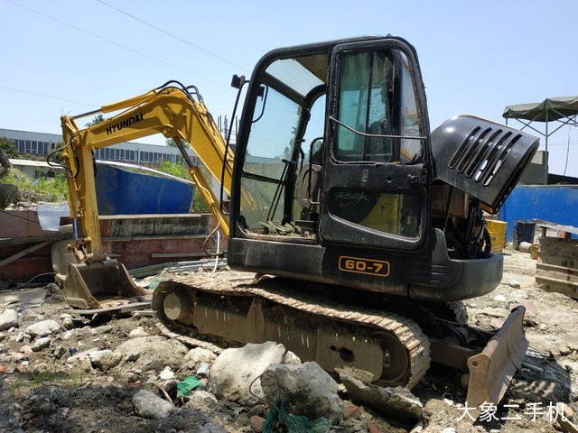 现代 R60-7 挖掘机