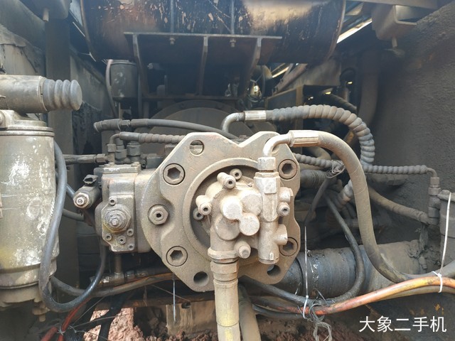 三一重工 SY215C-8 挖掘机