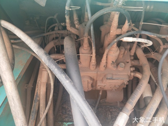 神钢 SK260LC-8 挖掘机