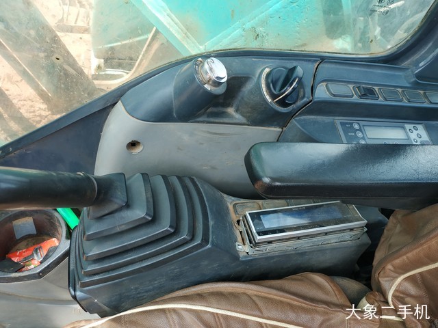 神钢 SK250-8 挖掘机