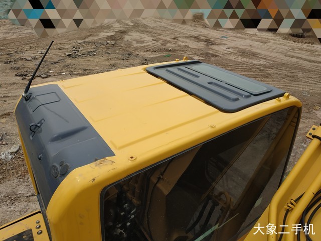 小松 PC210LC-8M0 挖掘机