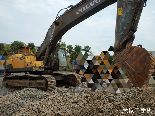 沃尔沃 EC480DL 挖掘机