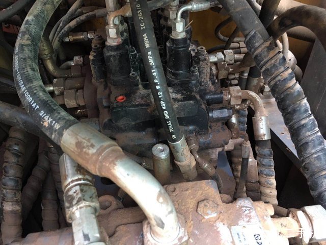 徐工 XE135B 挖掘机