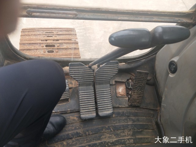 神钢 SK260LC-8 挖掘机