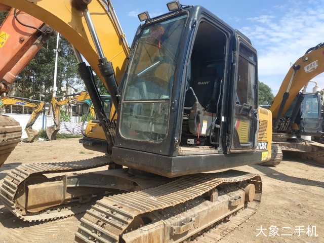 三一重工 SY135C-8 挖掘机